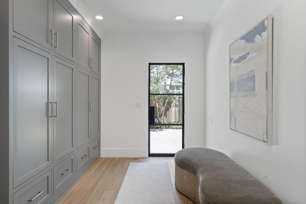 447 Valley Road