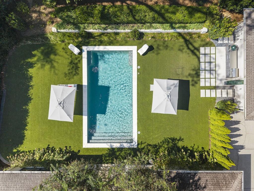 447 Valley Road