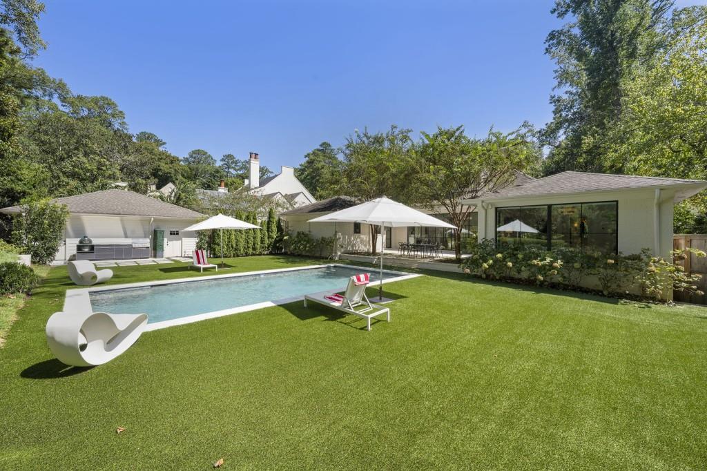 447 Valley Road