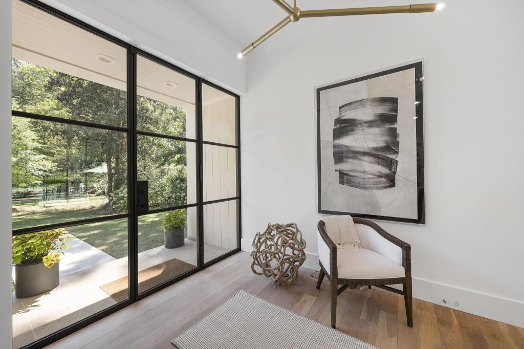 447 Valley Road