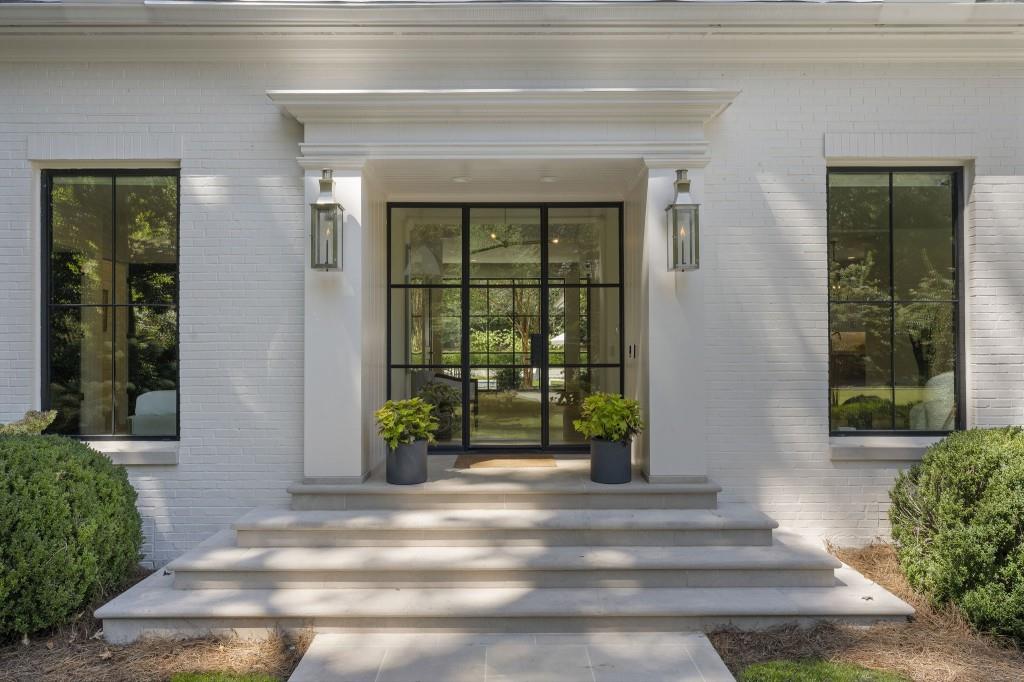 447 Valley Road
