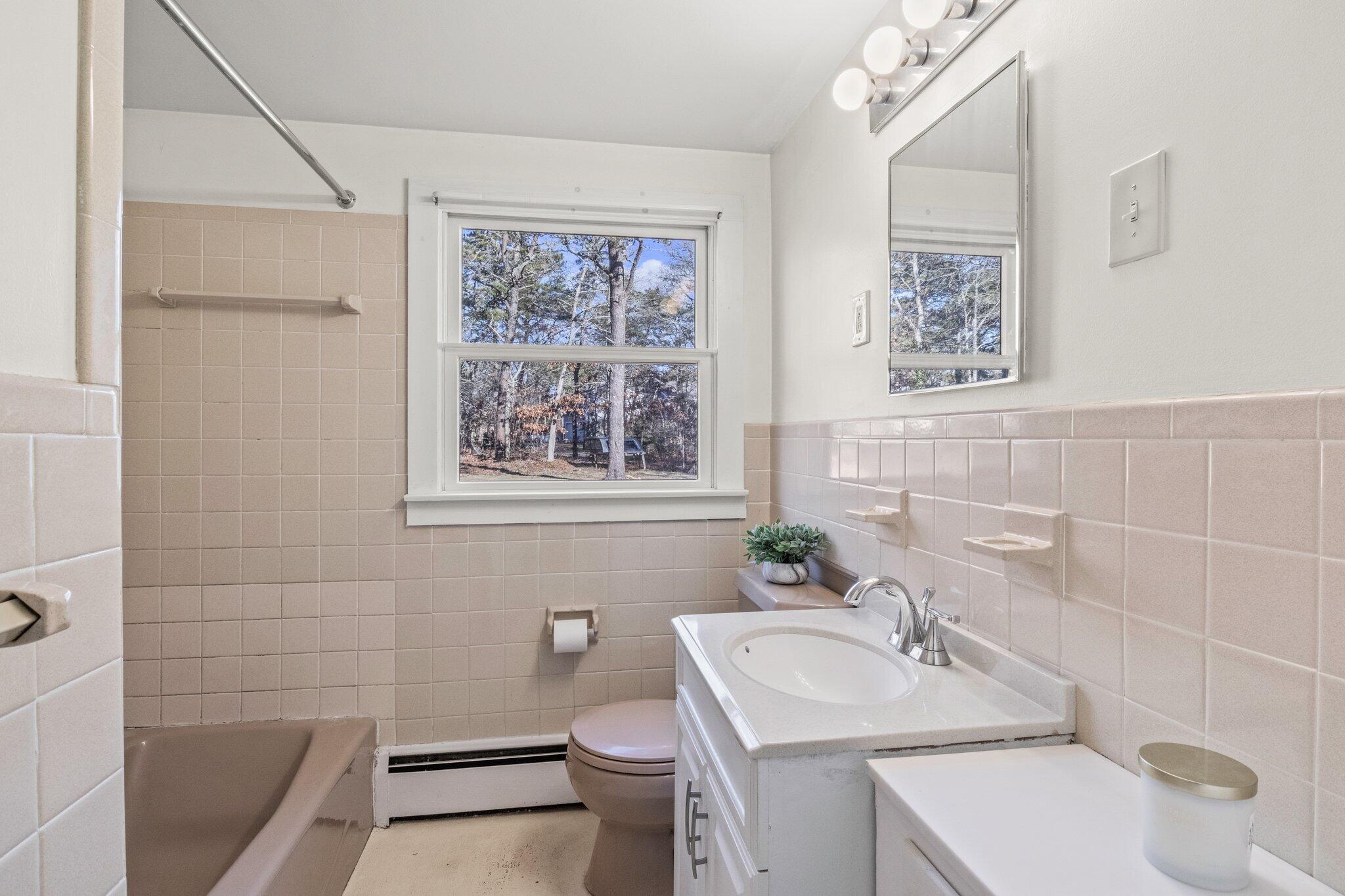 704 Queen Anne Road