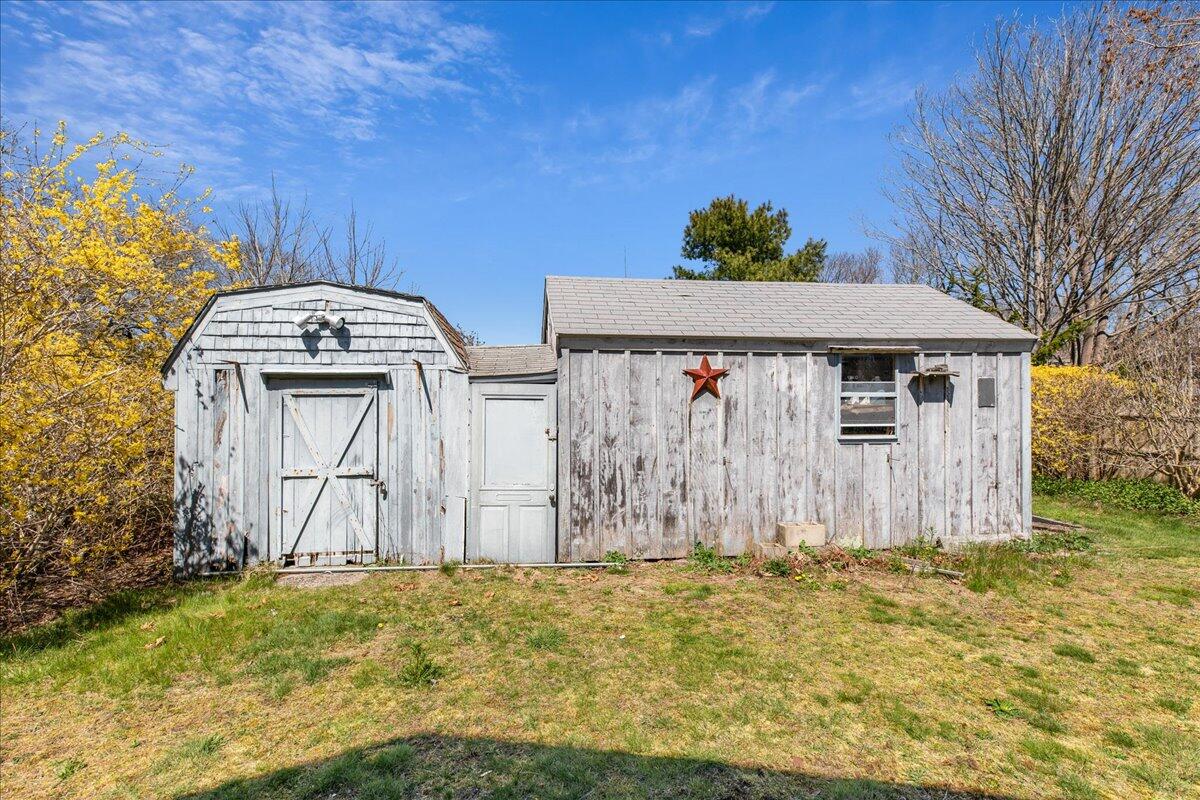 217 Pleasant Lake Avenue