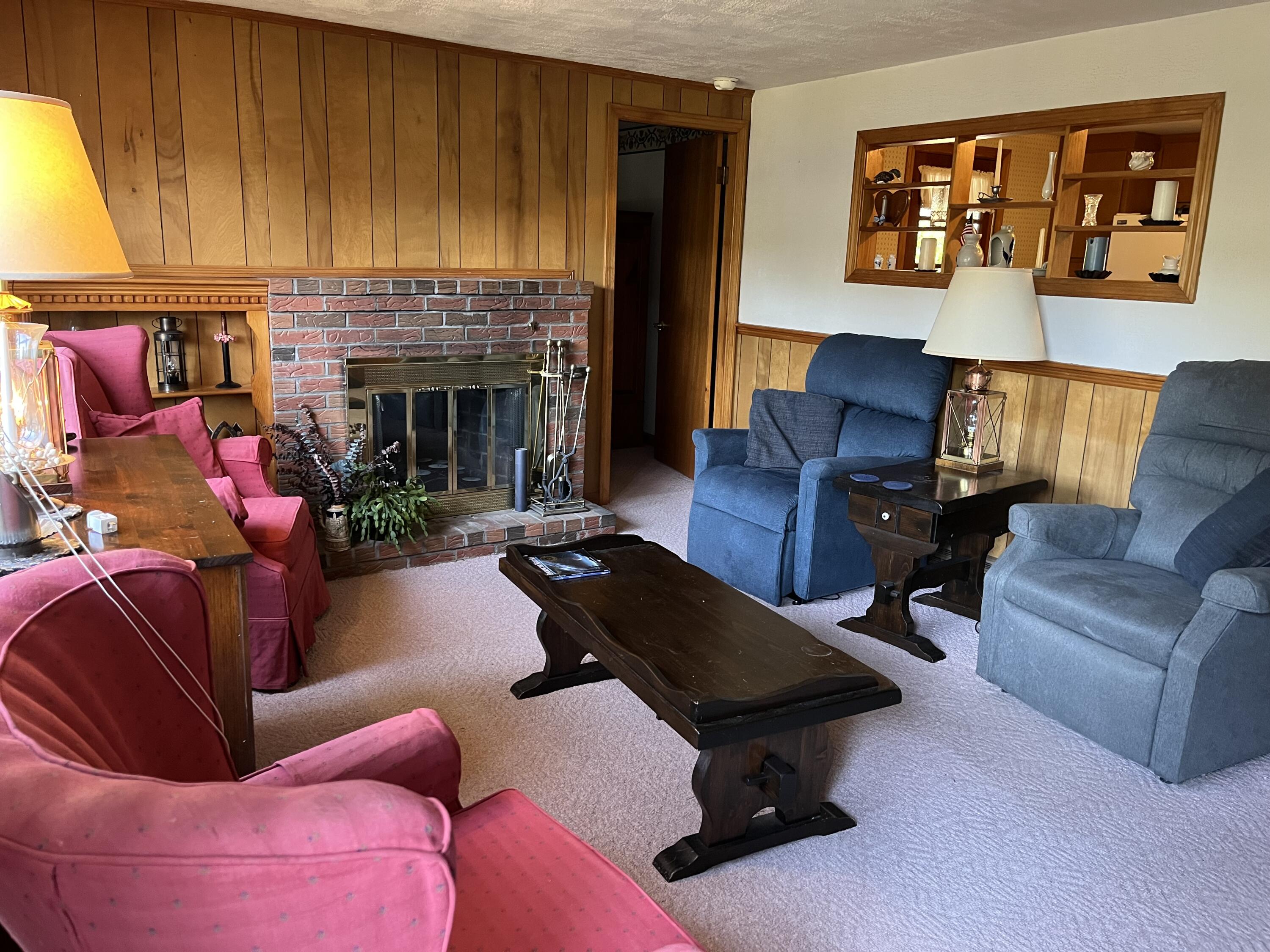7 Hickory Lane