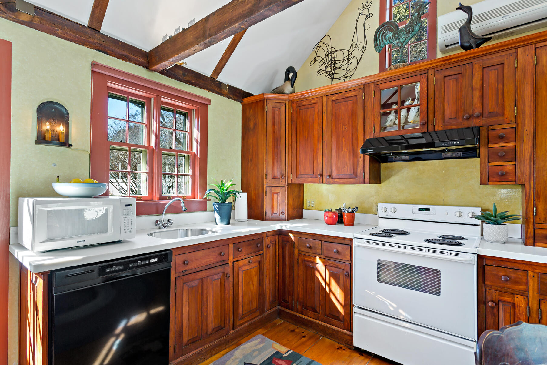 303 Phinney's Lane