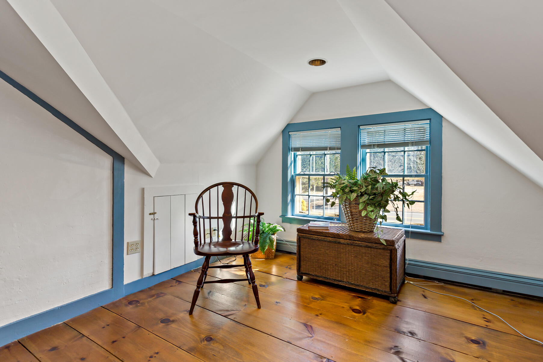 303 Phinney's Lane