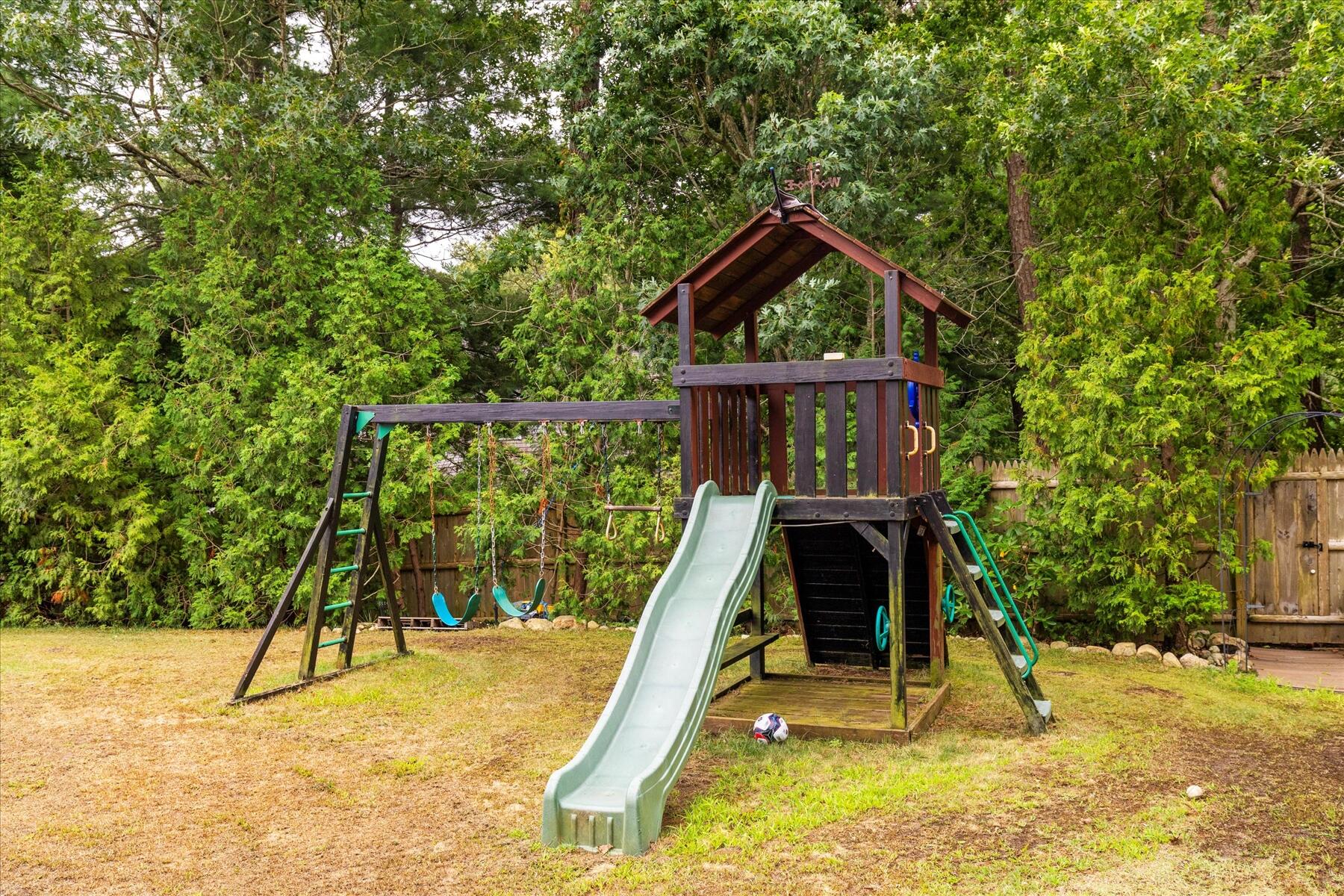 15 Follins Pond Road