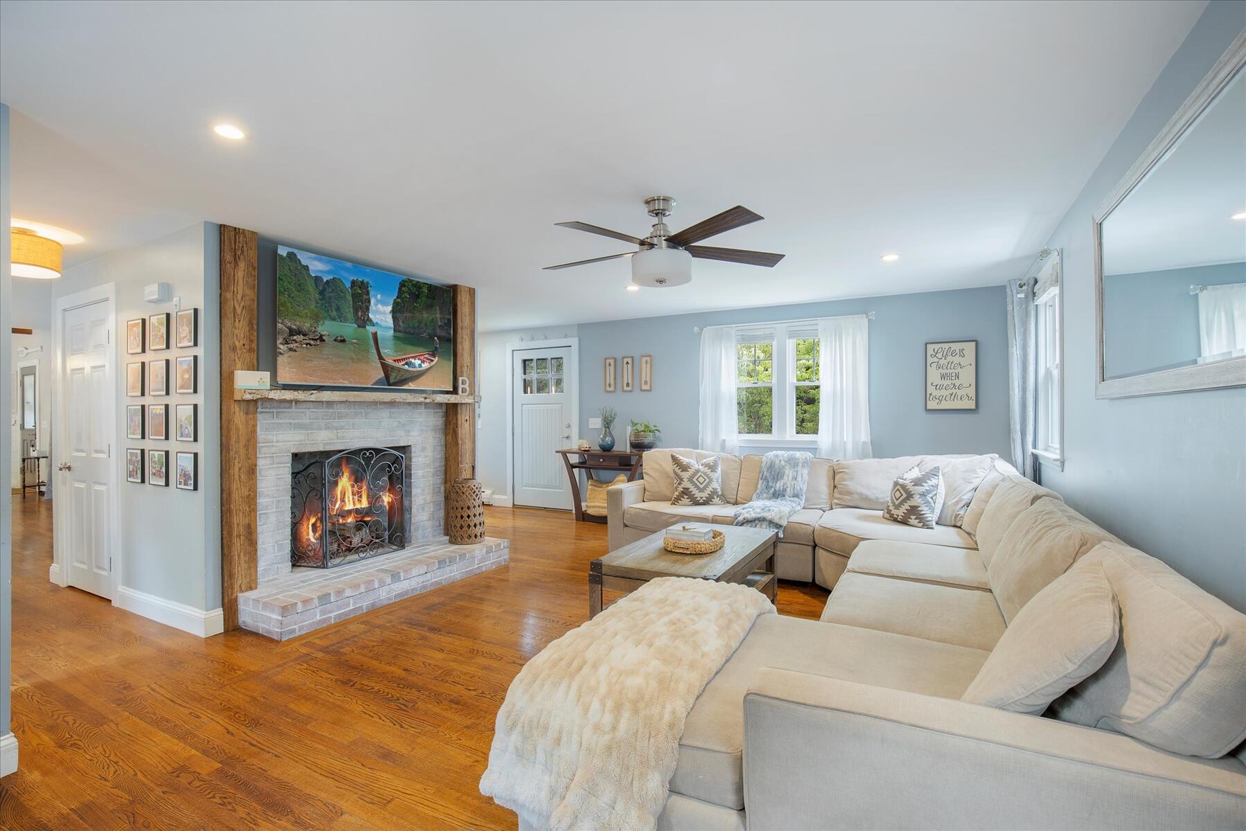 15 Follins Pond Road