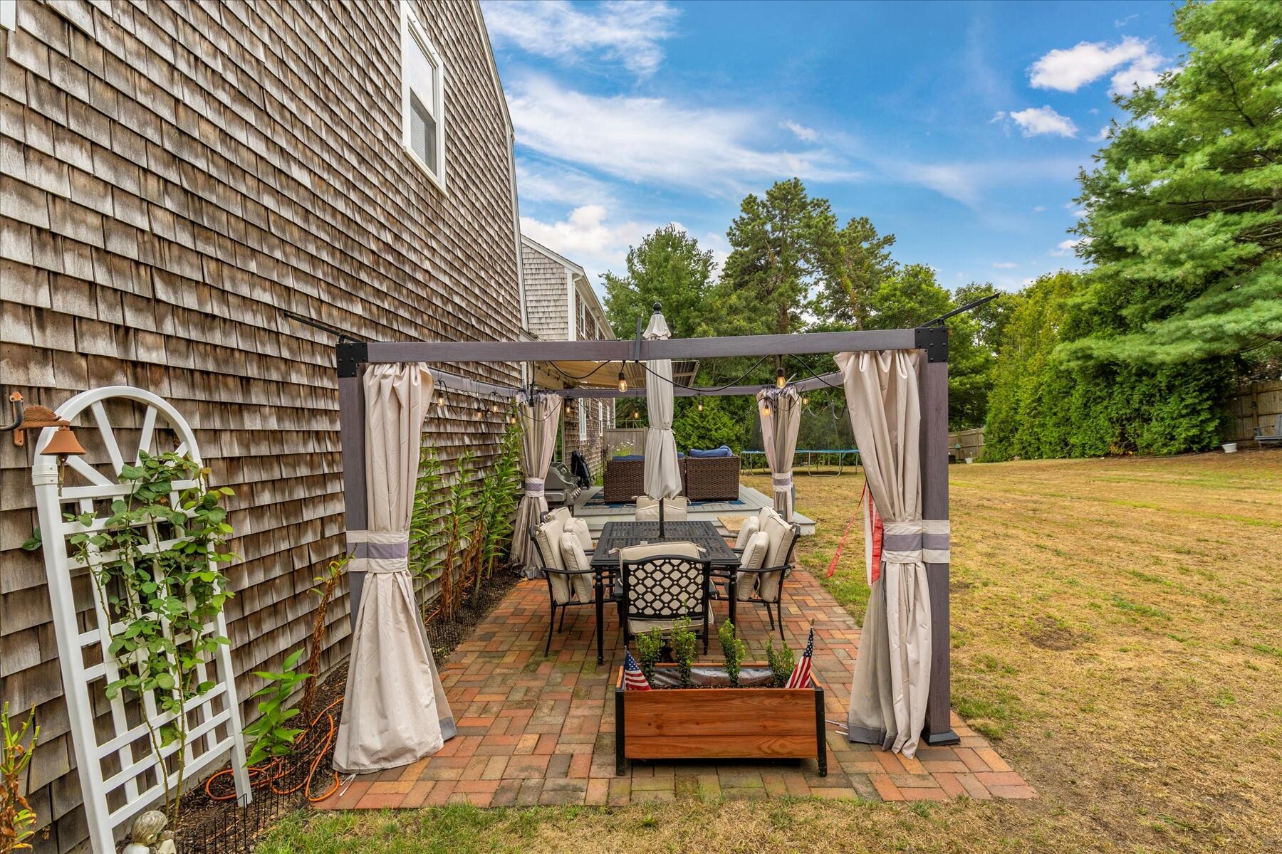 15 Follins Pond Road