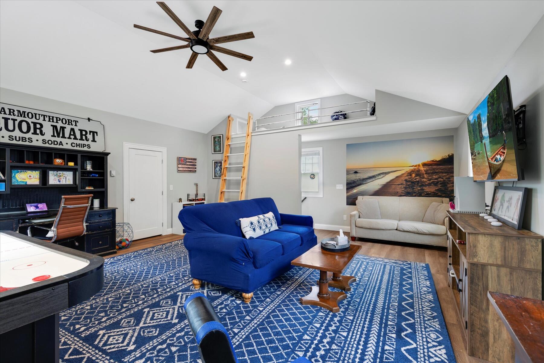 15 Follins Pond Road