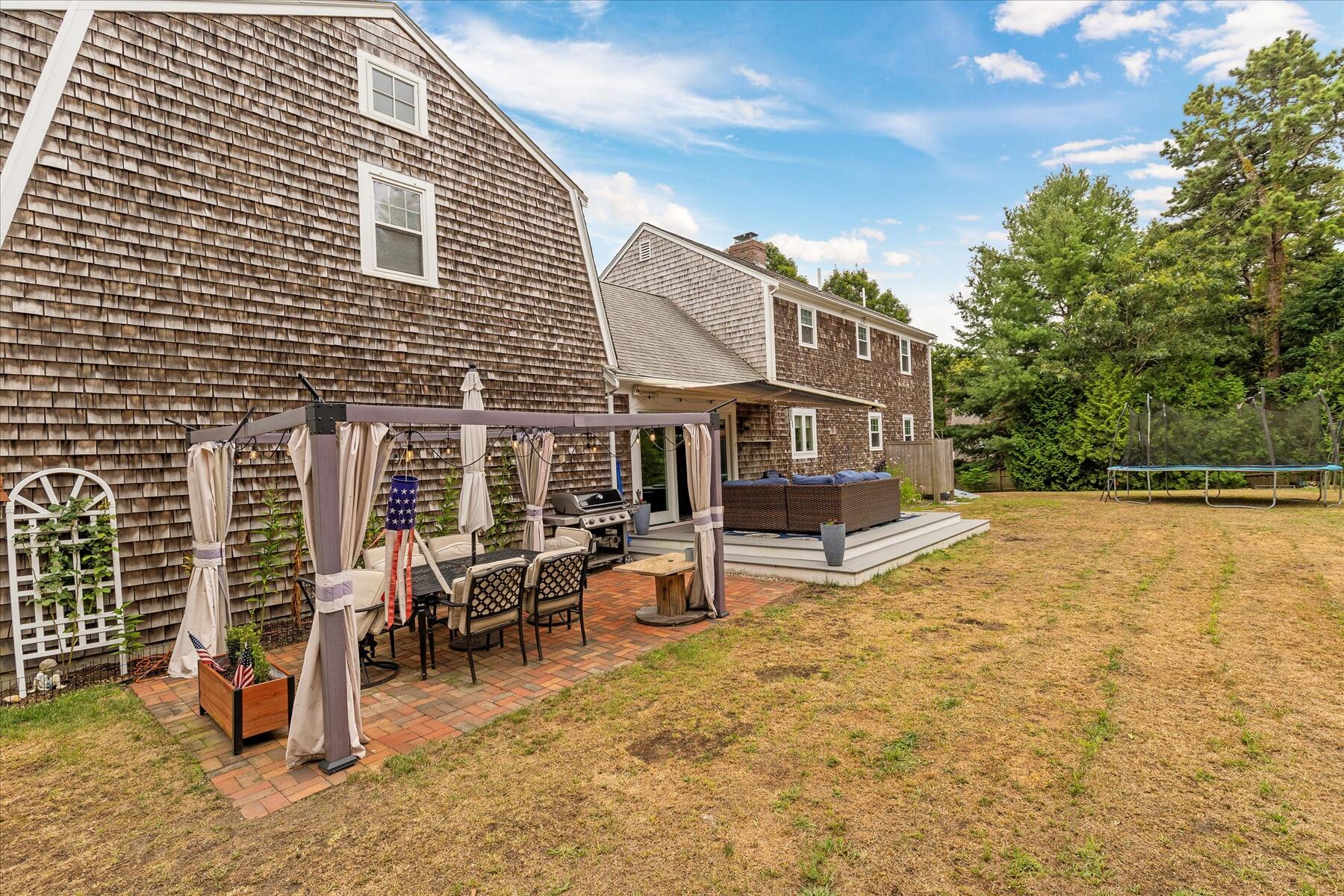 15 Follins Pond Road