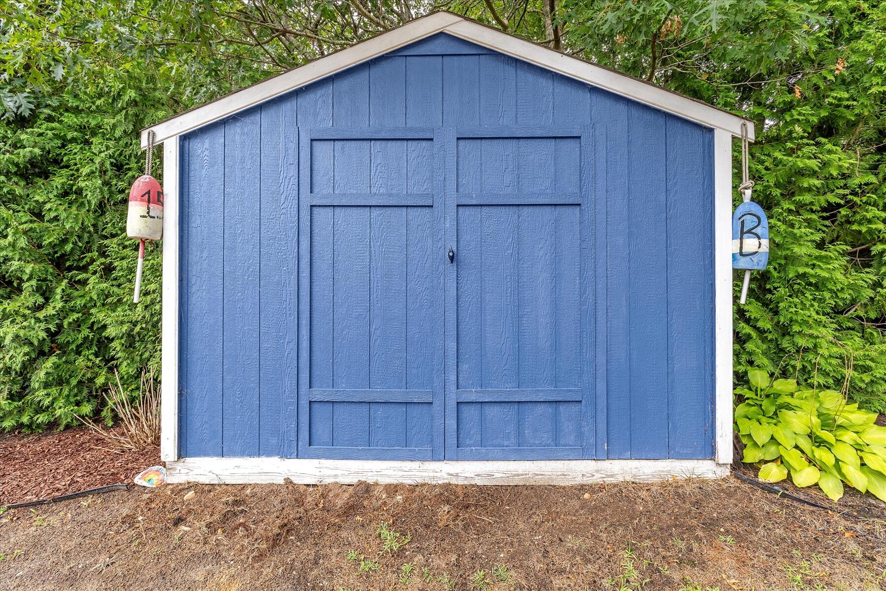 15 Follins Pond Road