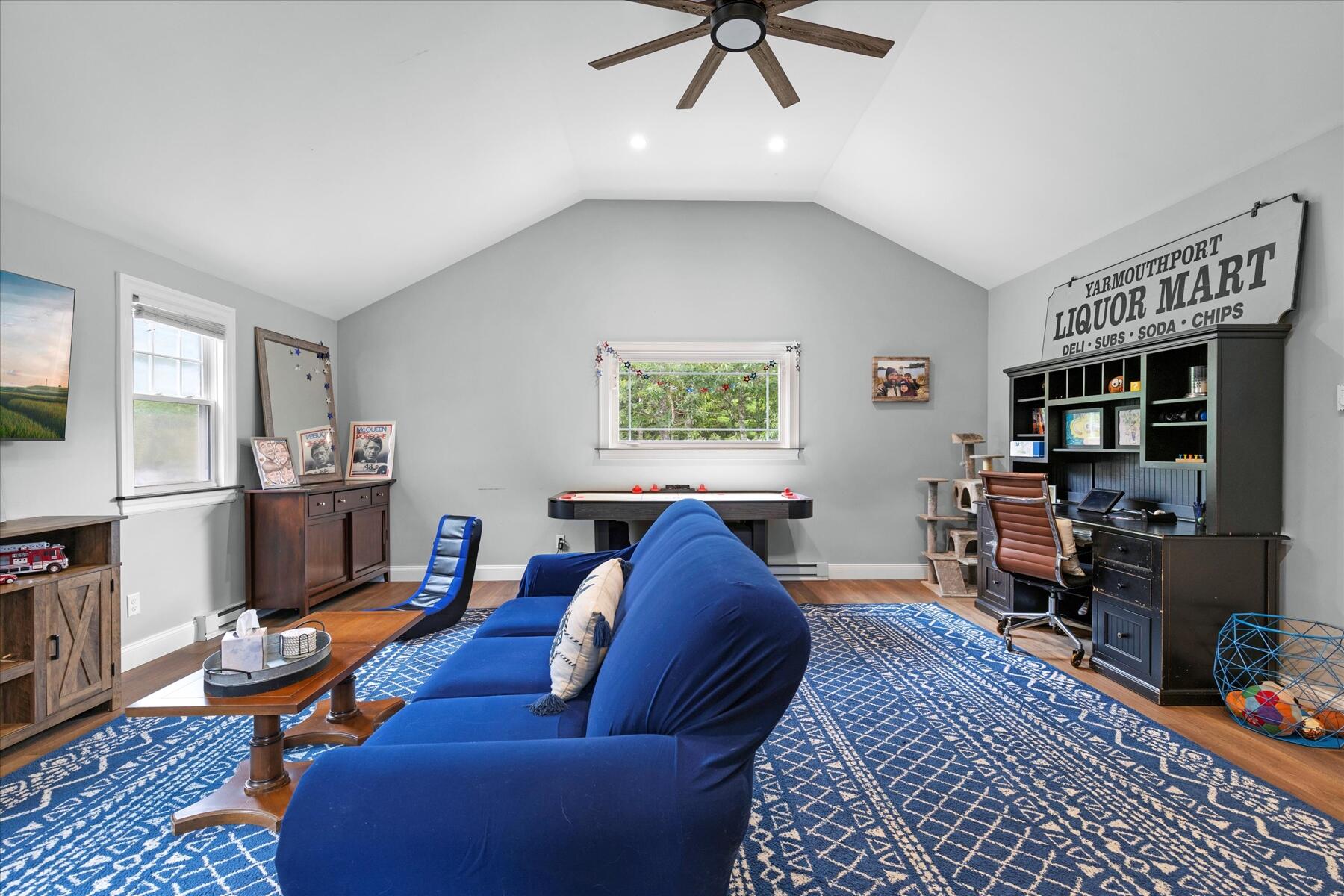 15 Follins Pond Road