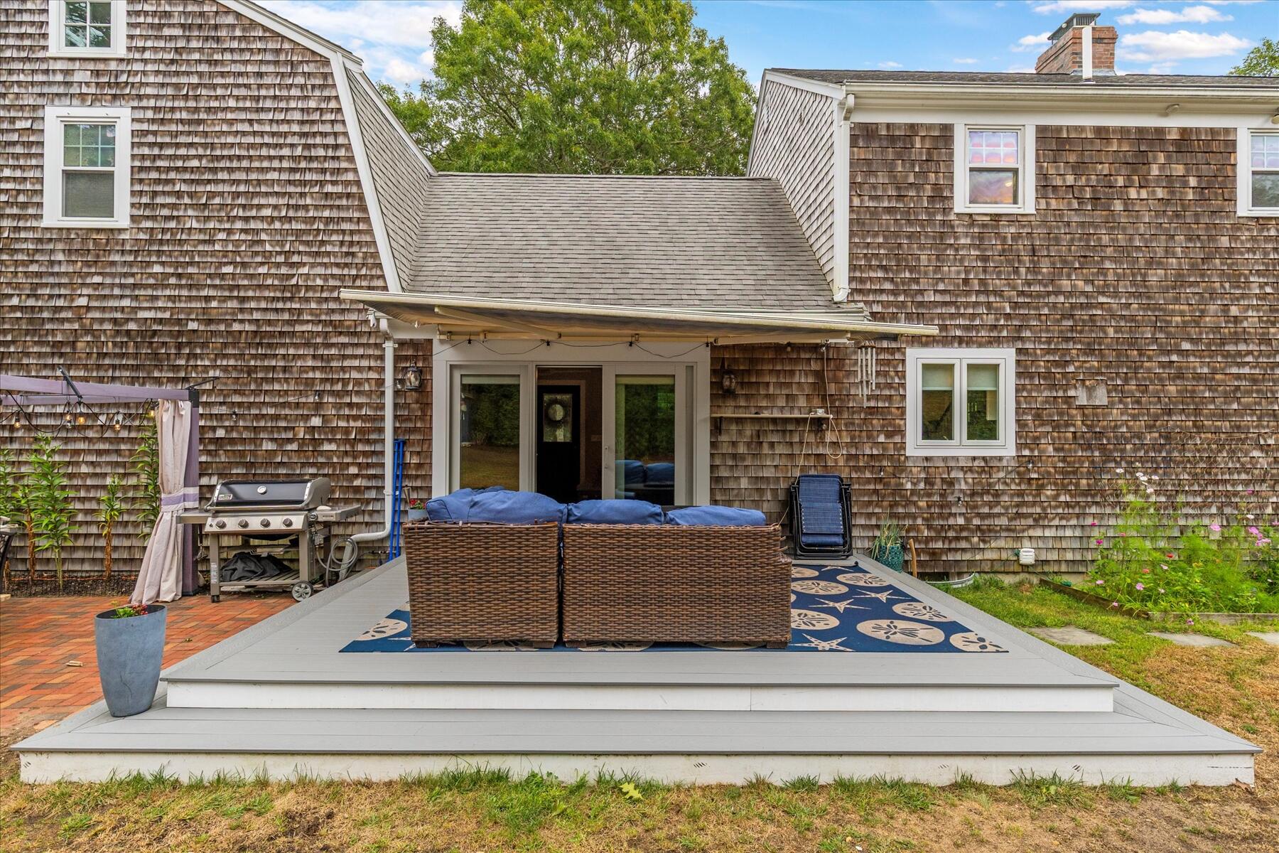 15 Follins Pond Road