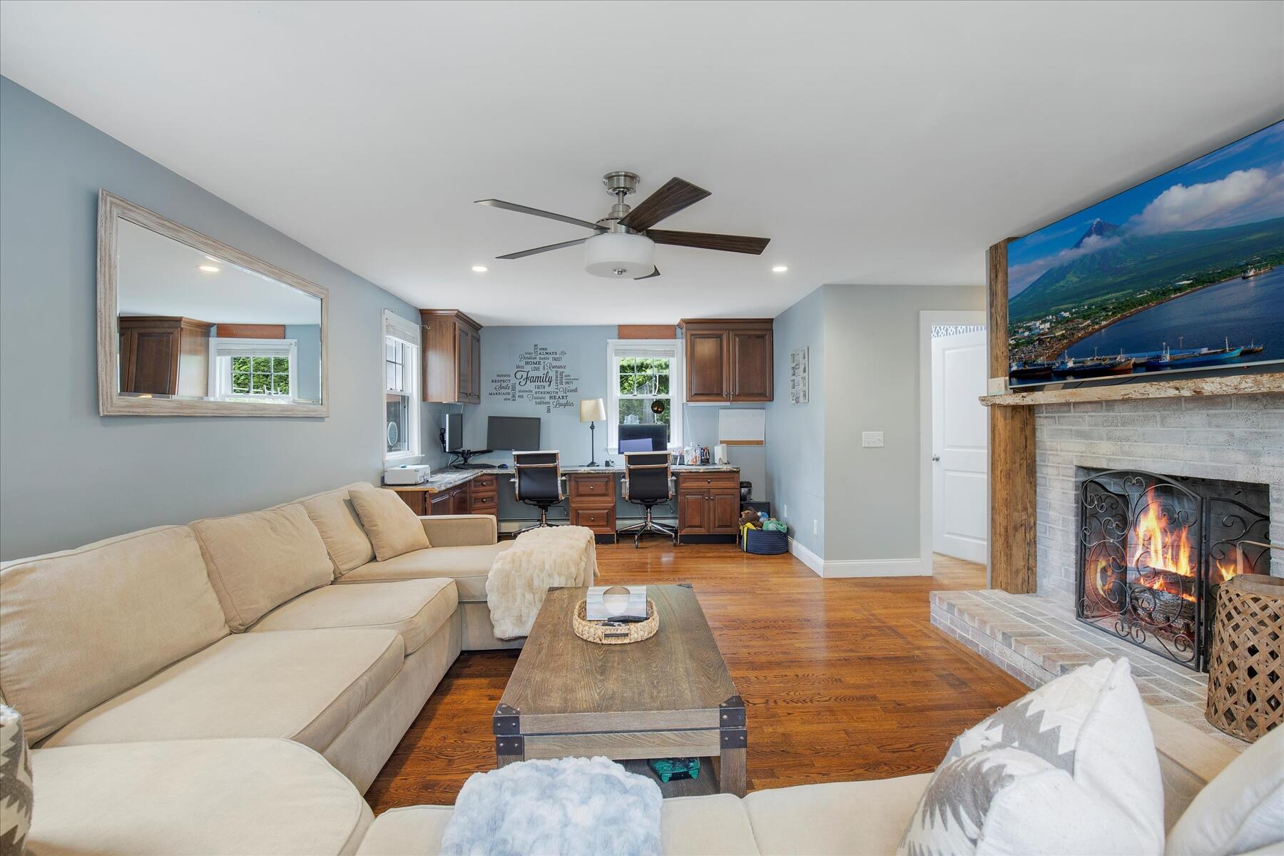 15 Follins Pond Road