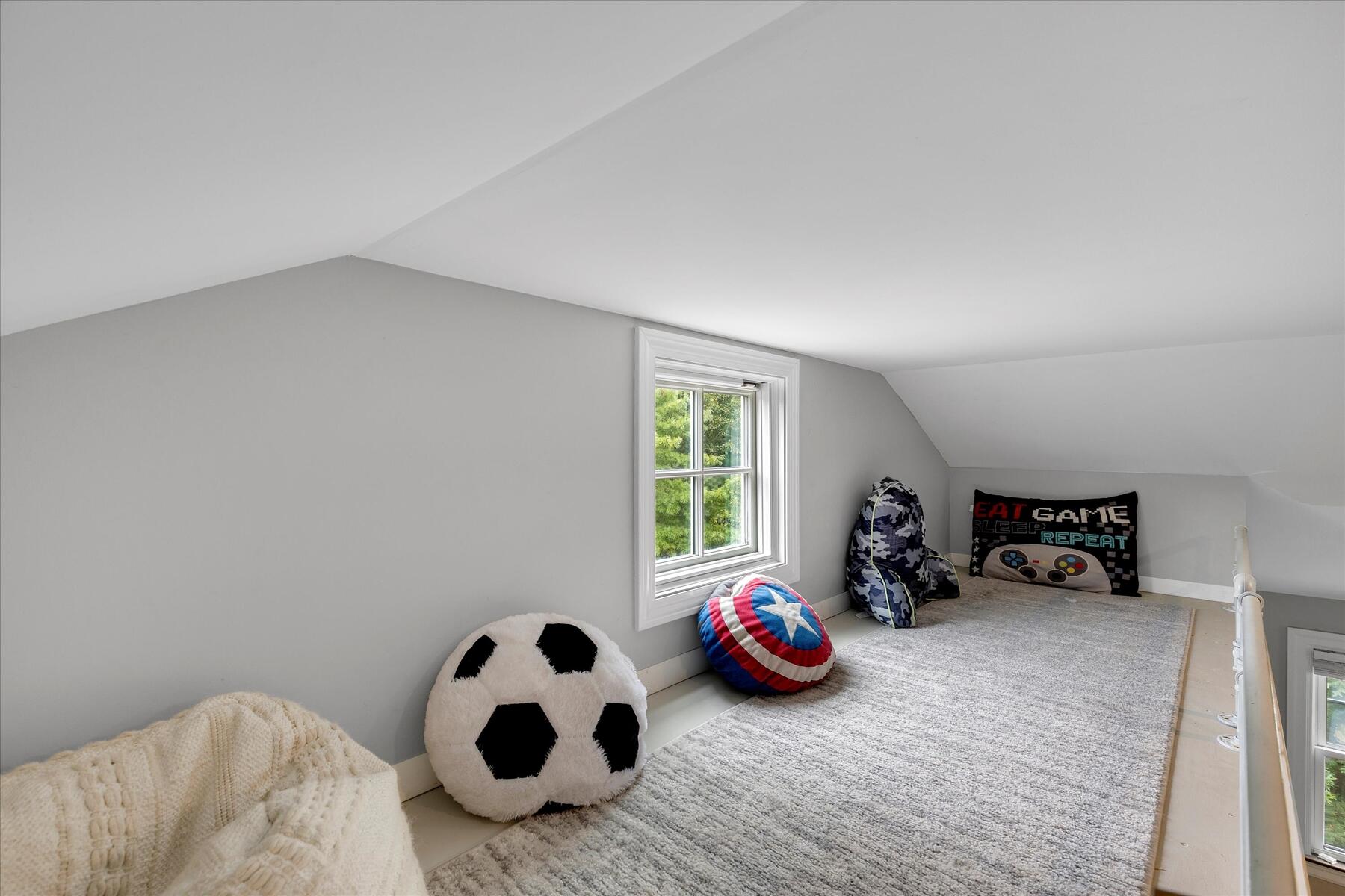 15 Follins Pond Road