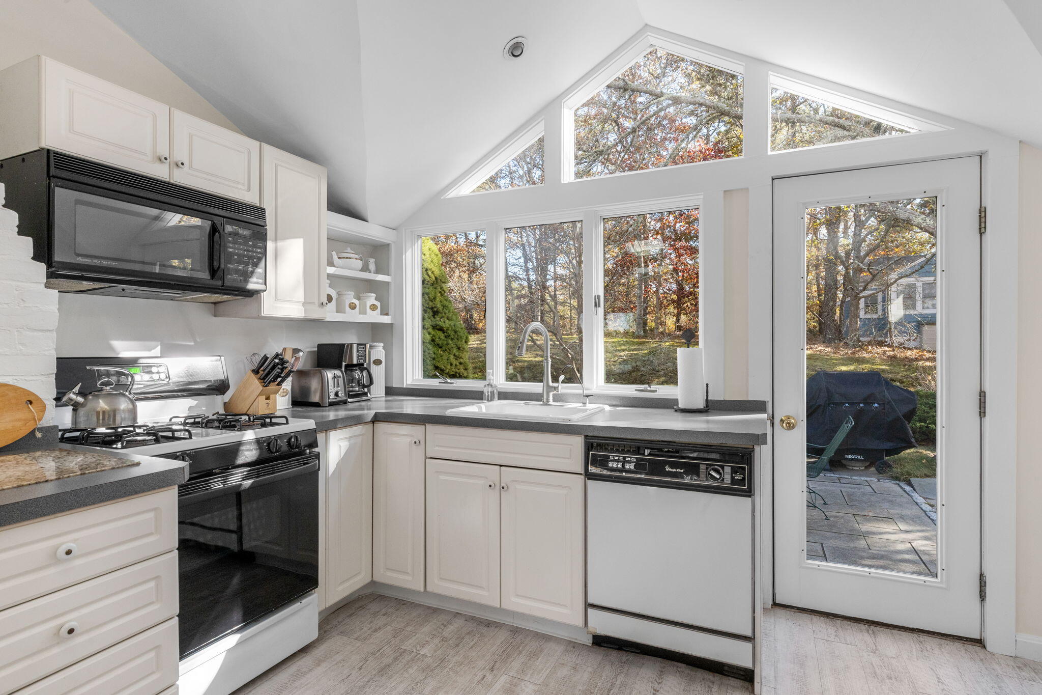 6 Cora Nickerson Road