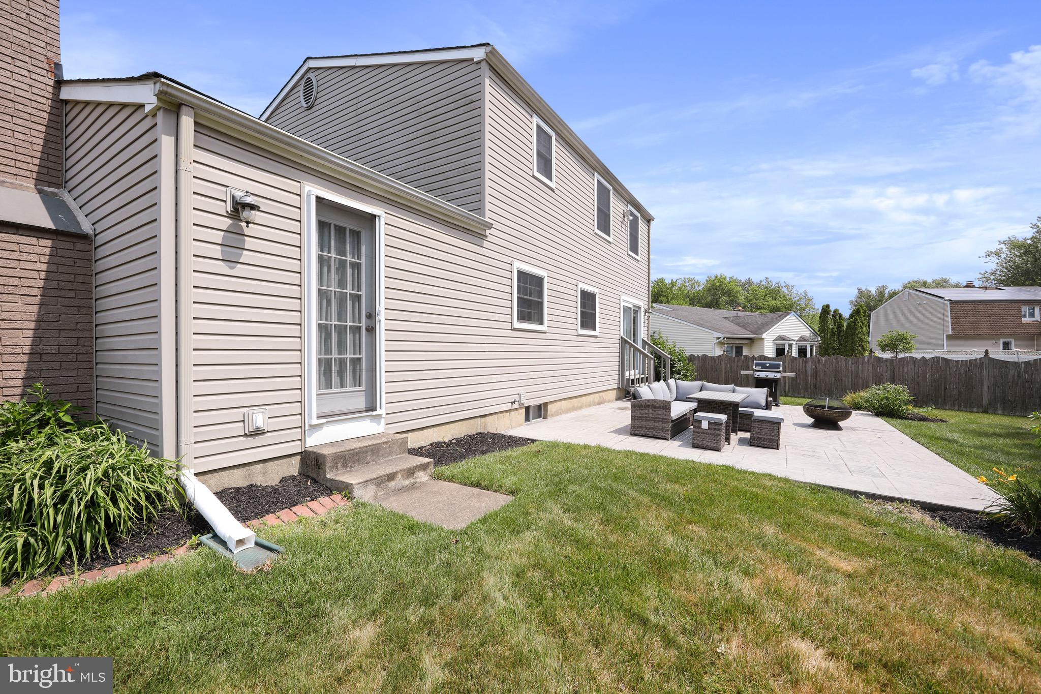207 WOODBINE DRIVE