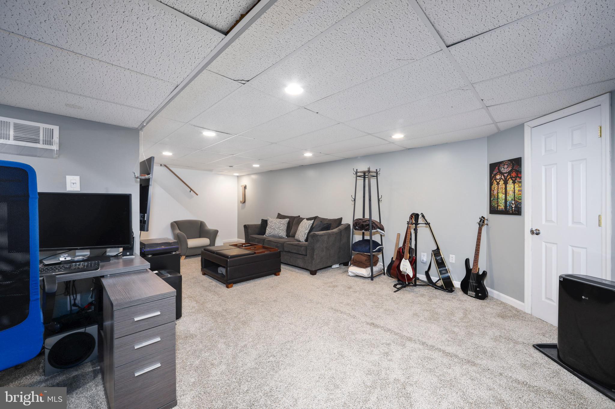 207 WOODBINE DRIVE
