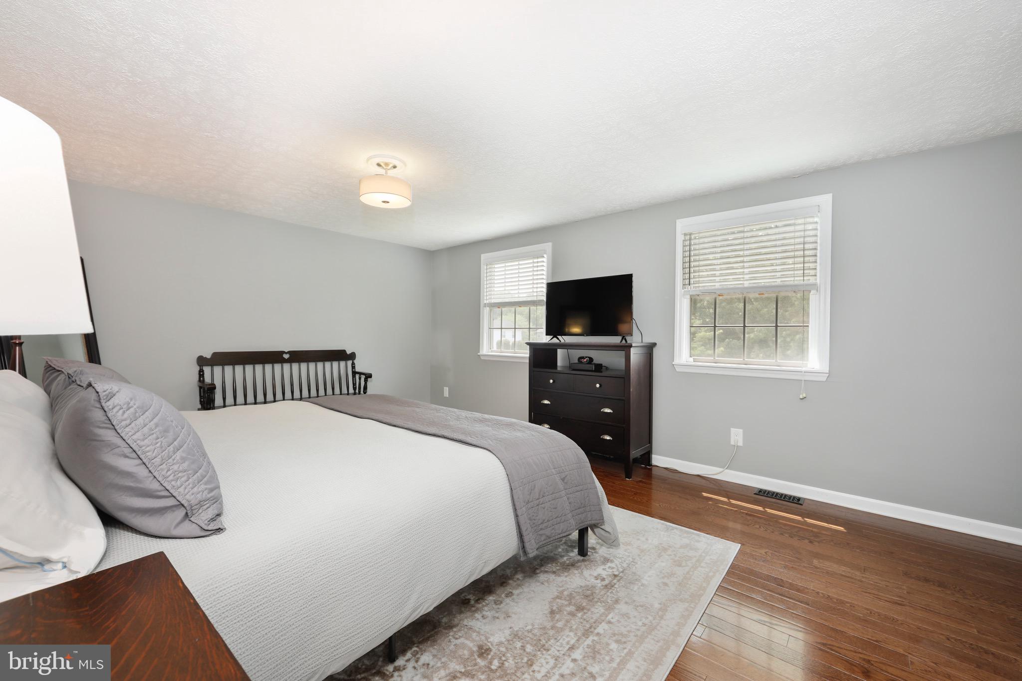 207 WOODBINE DRIVE