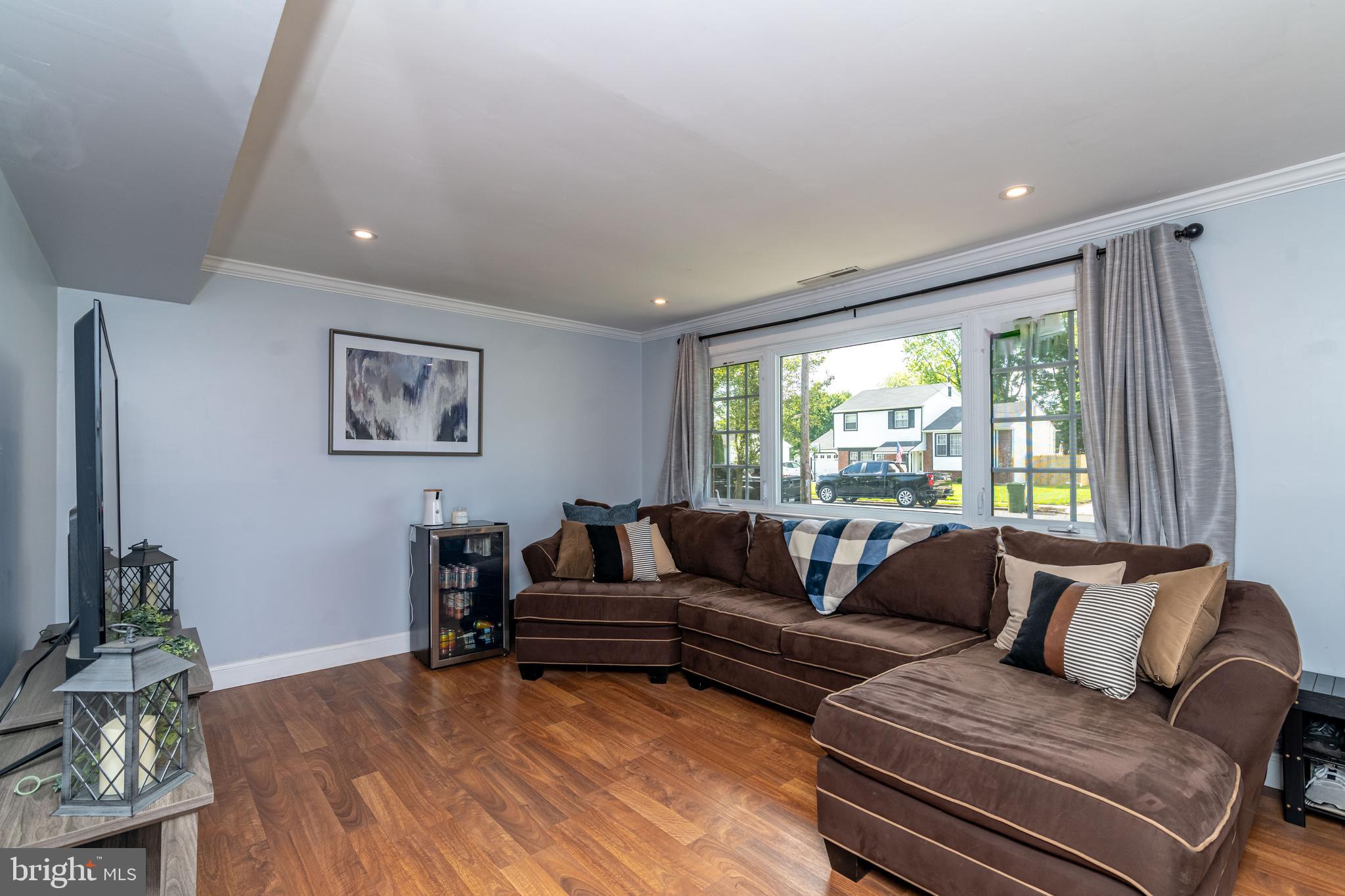 13 ABINGTON AVENUE