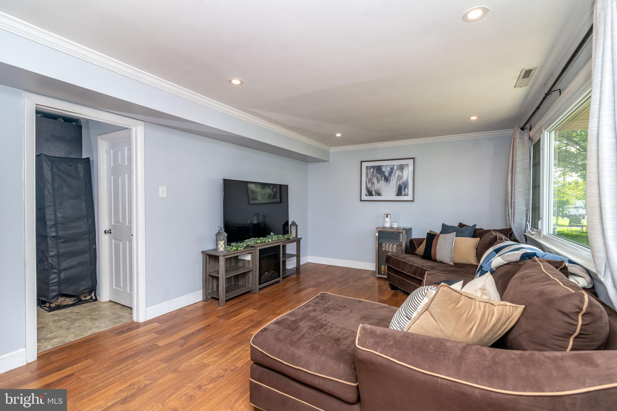 13 ABINGTON AVENUE