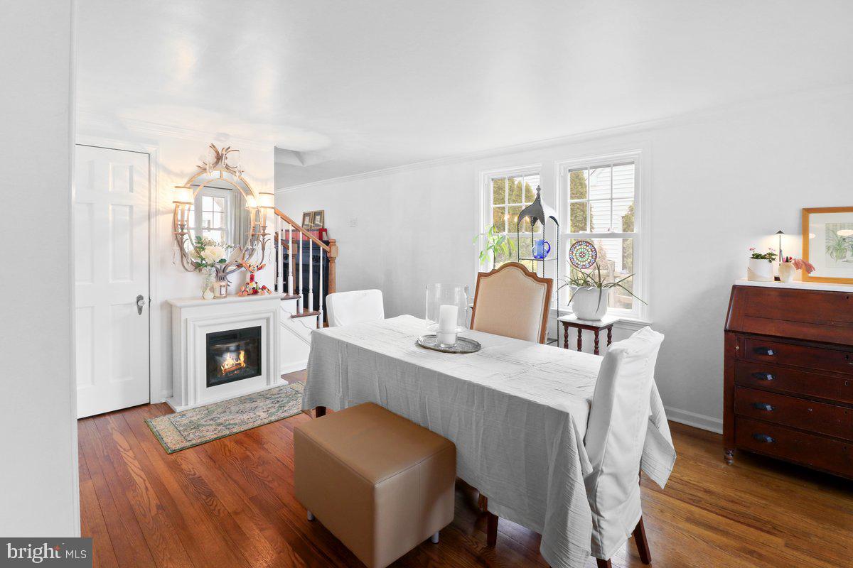 703 MAPLE COURT
