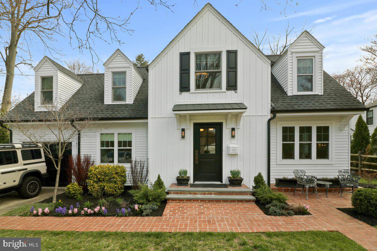 703 MAPLE COURT
