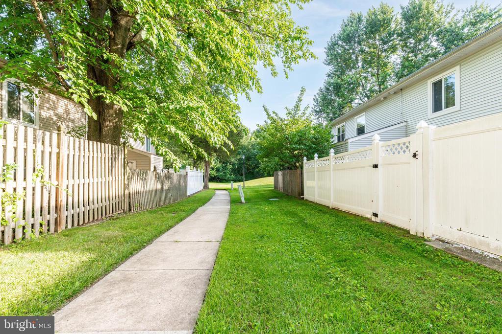148 BRIAR COURT