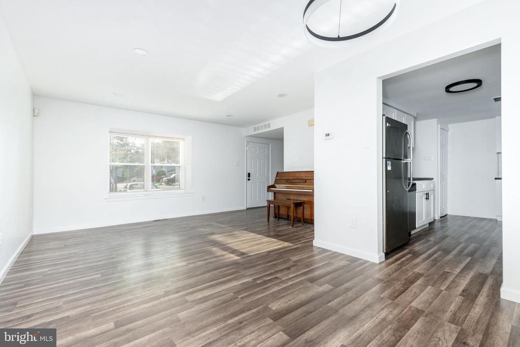 148 BRIAR COURT
