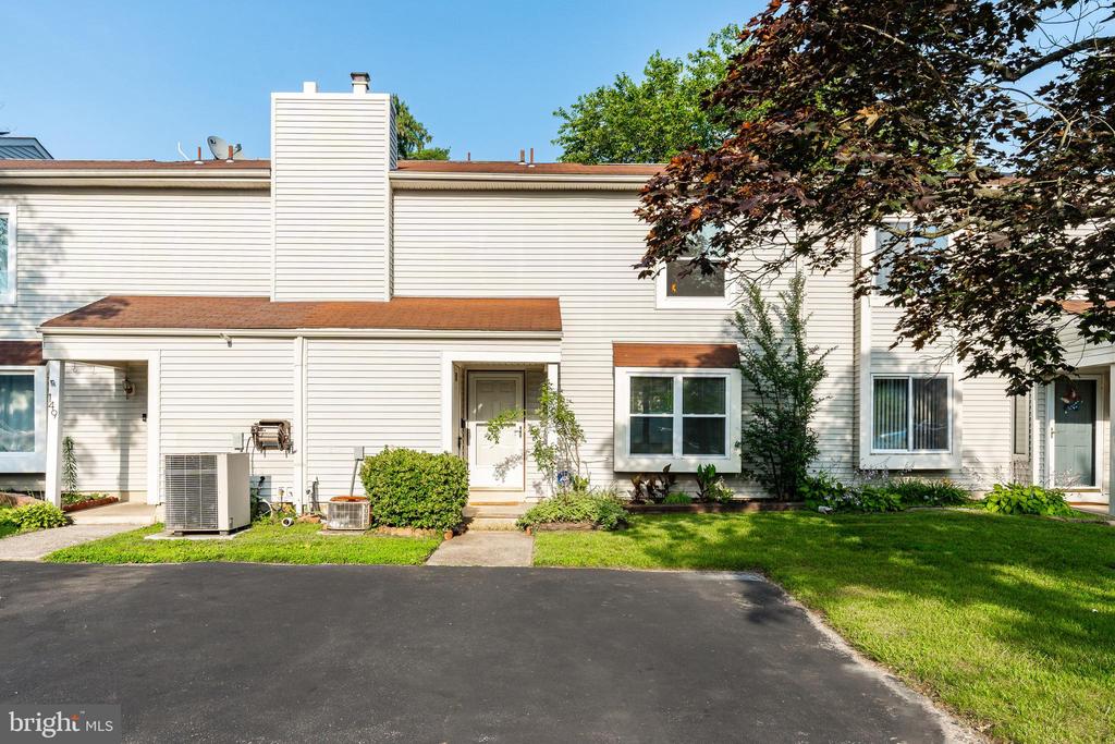 148 BRIAR COURT