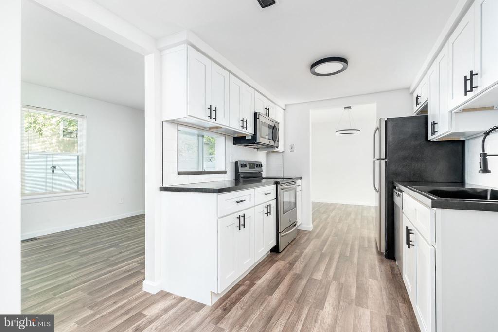 148 BRIAR COURT