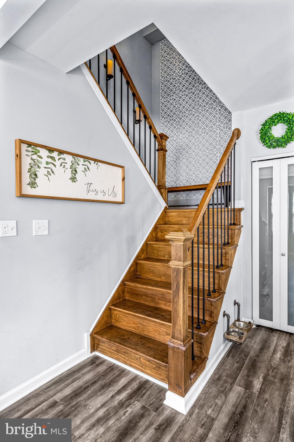 6 E LAKEVIEW AVENUE