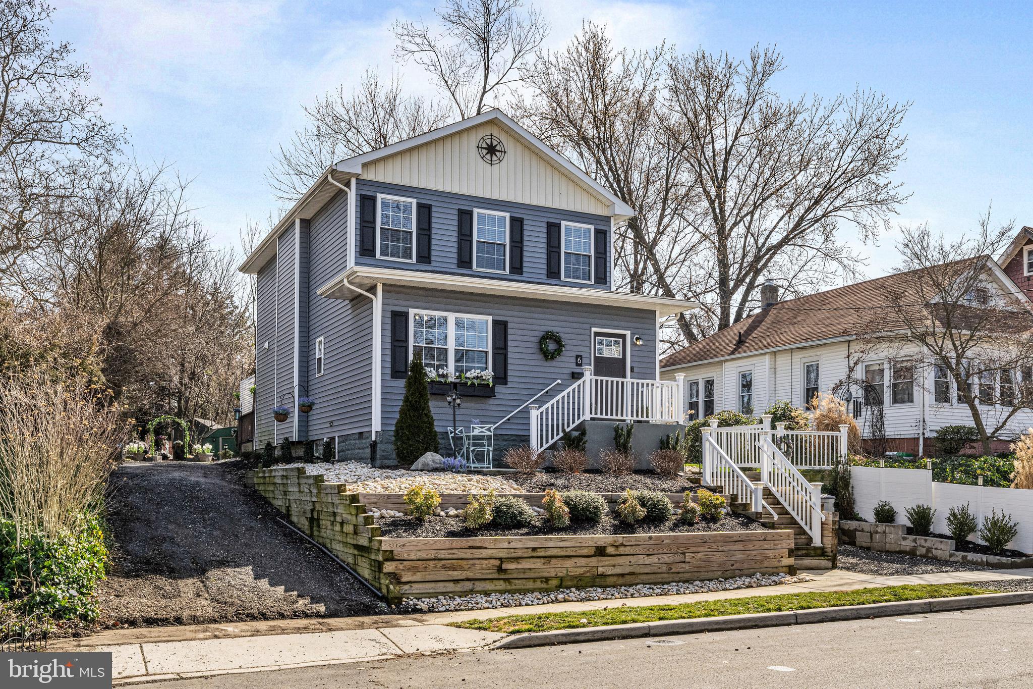 6 E LAKEVIEW AVENUE
