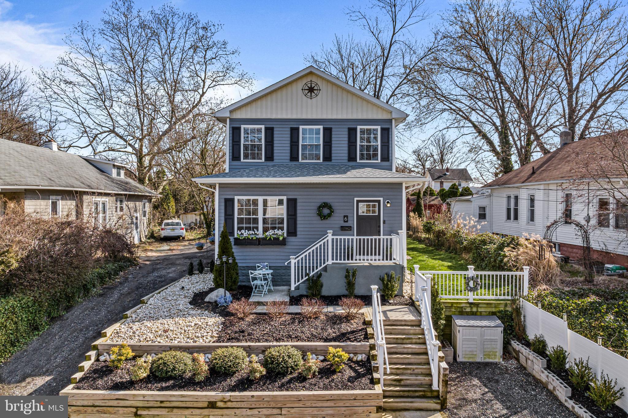 6 E LAKEVIEW AVENUE