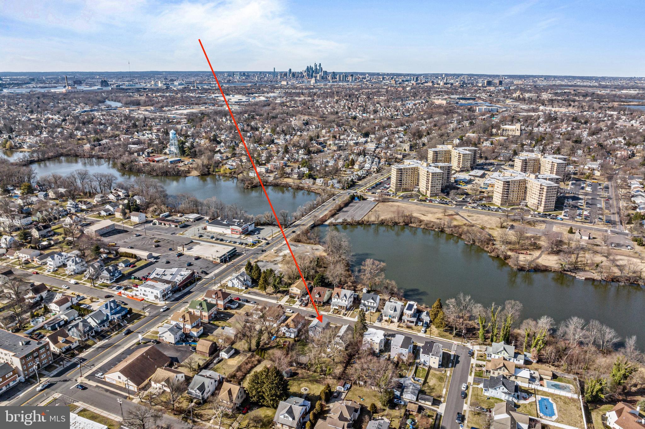 6 E LAKEVIEW AVENUE