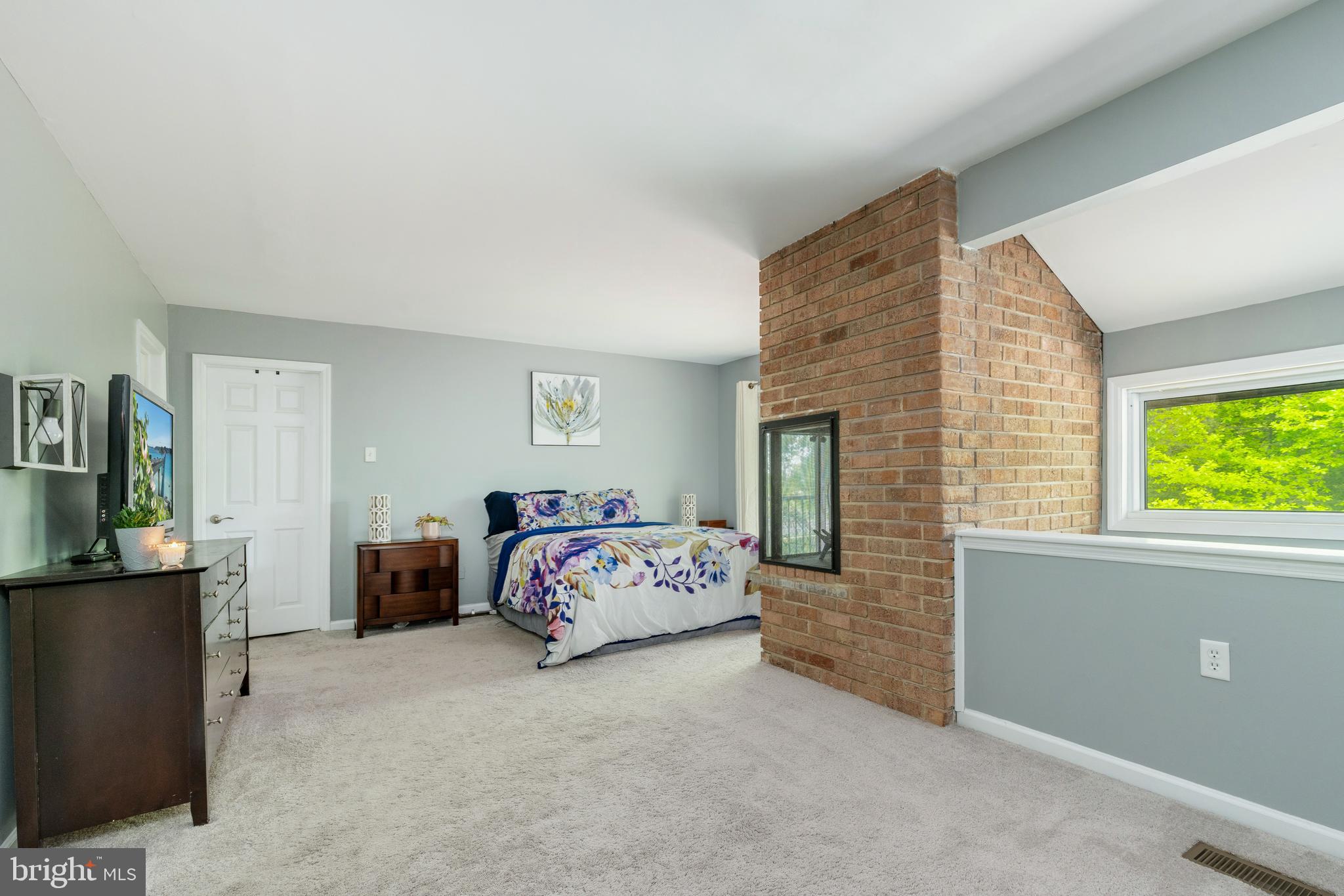 1 LAFAYETTE