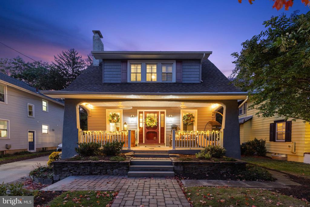 221 HOPKINS AVENUE
