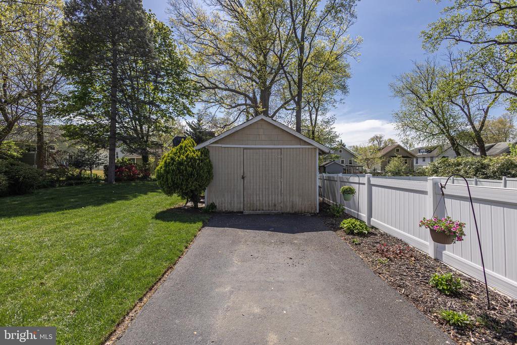 128 E BETTLEWOOD AVENUE