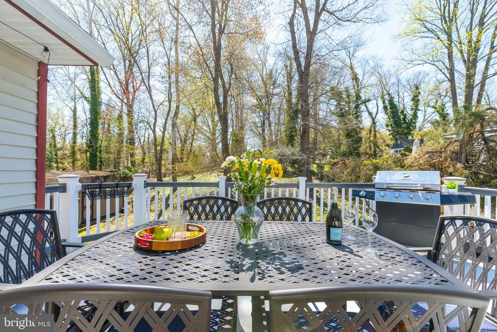583 LAKE BOULEVARD