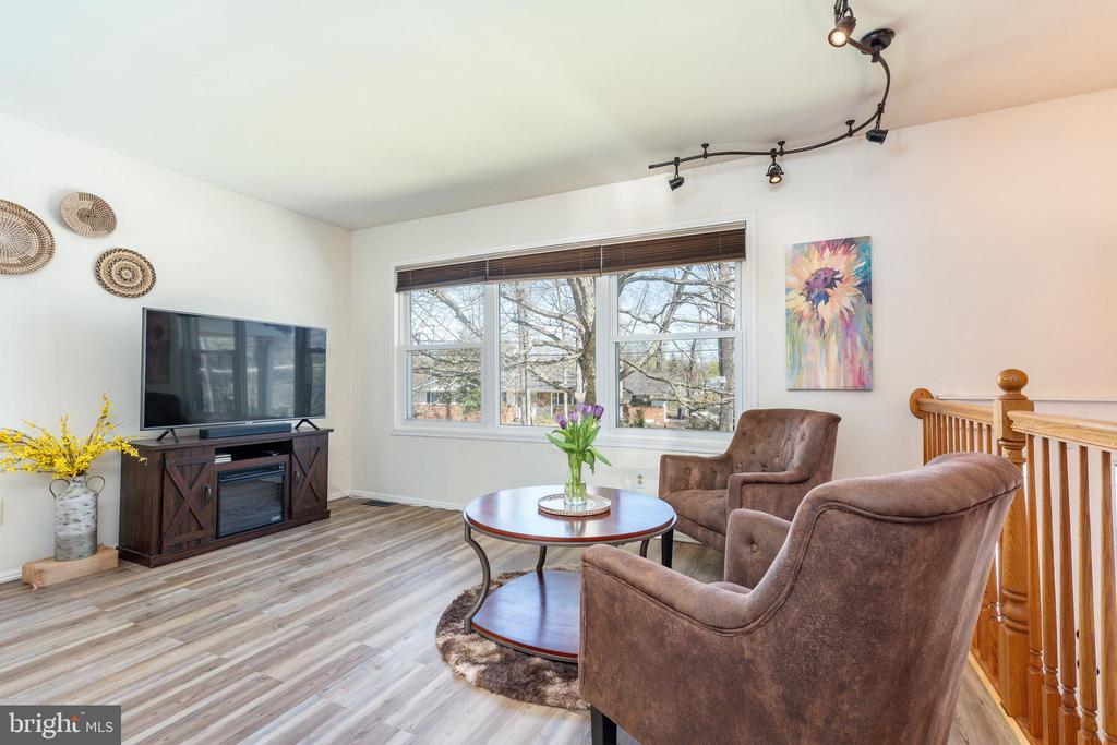 583 LAKE BOULEVARD