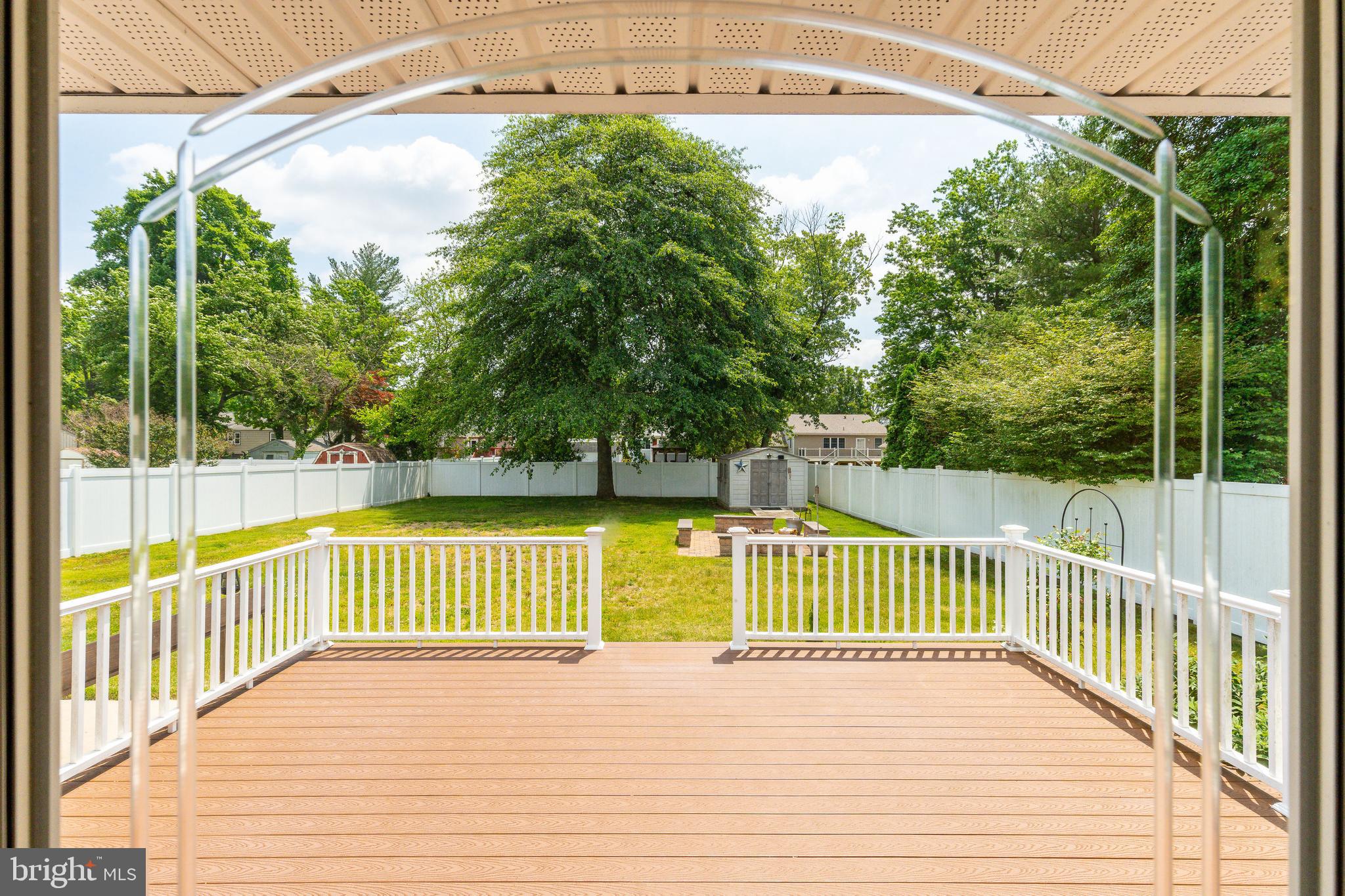 566 LYNN AVENUE