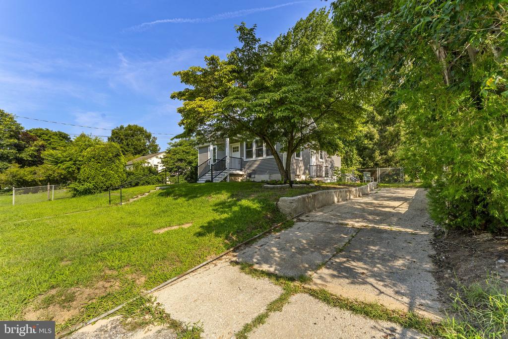 353 FLORENCE BOULEVARD