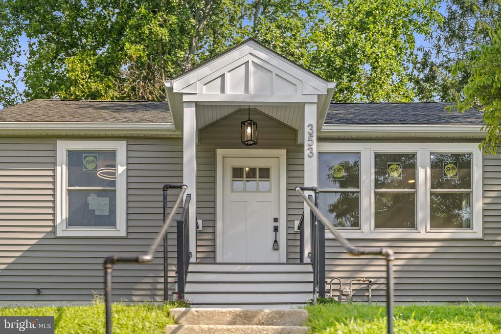 353 FLORENCE BOULEVARD