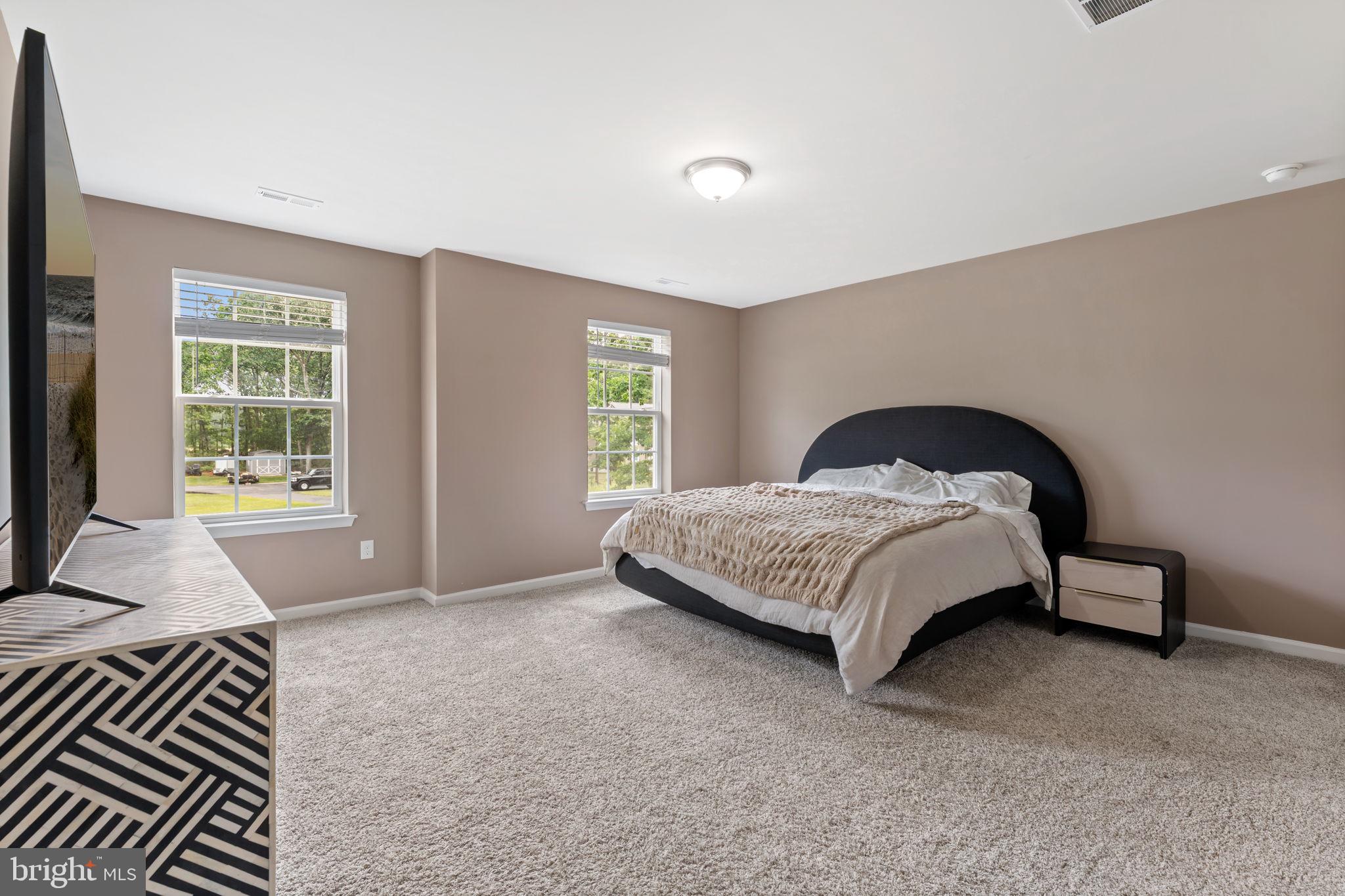 13 WHITETAIL DRIVE