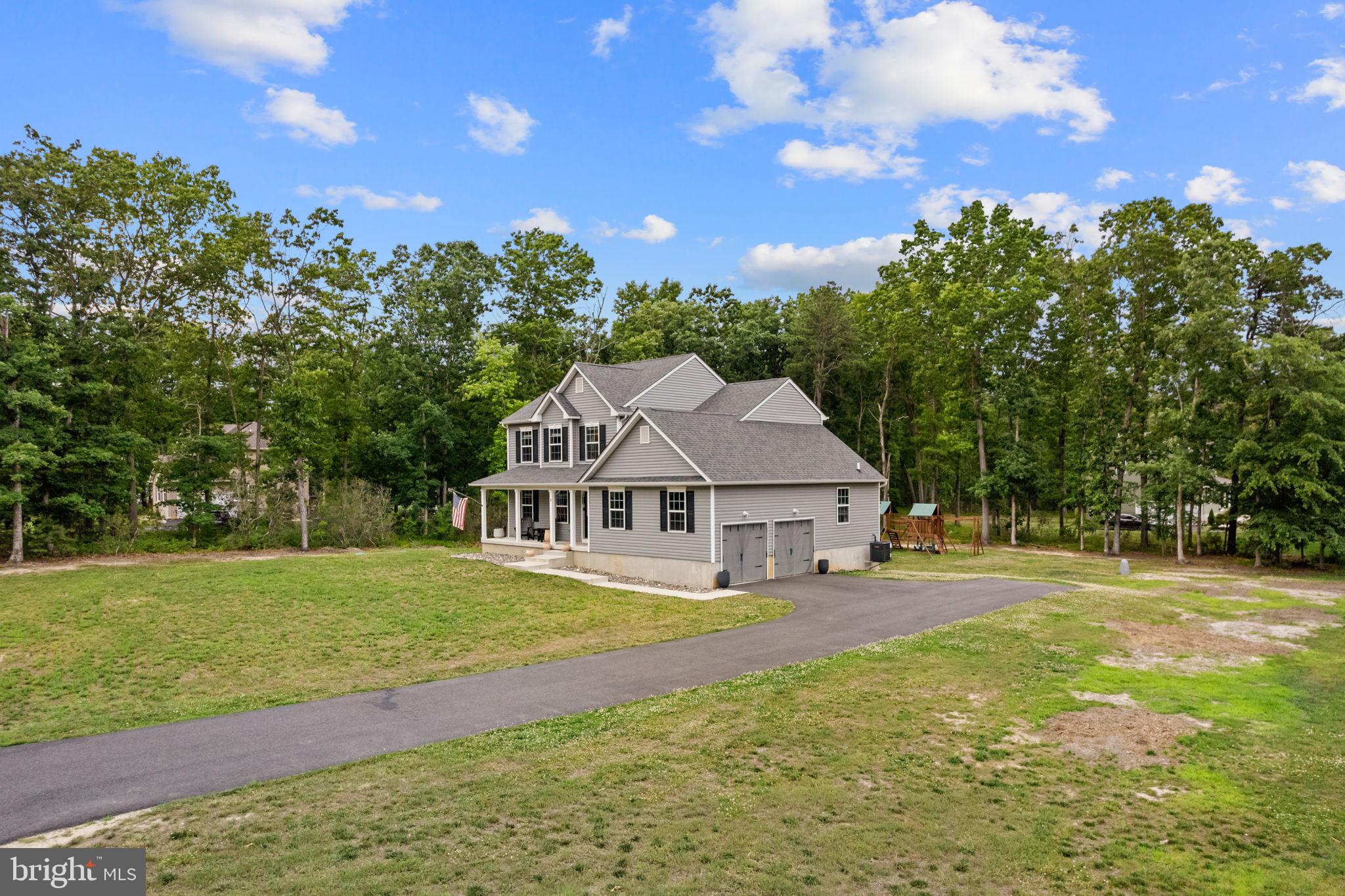 13 WHITETAIL DRIVE