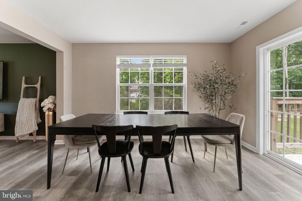 8 WHITETAIL DRIVE