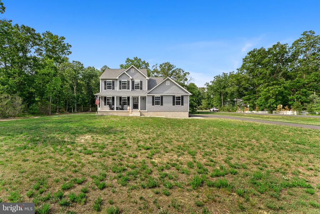 8 WHITETAIL DRIVE