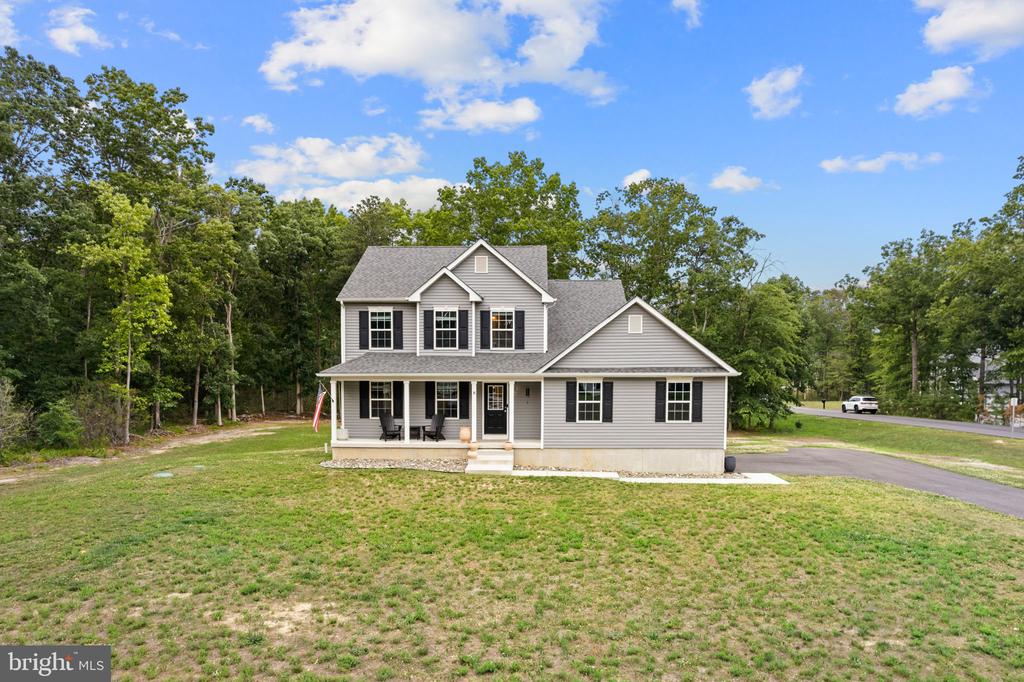 8 WHITETAIL DRIVE