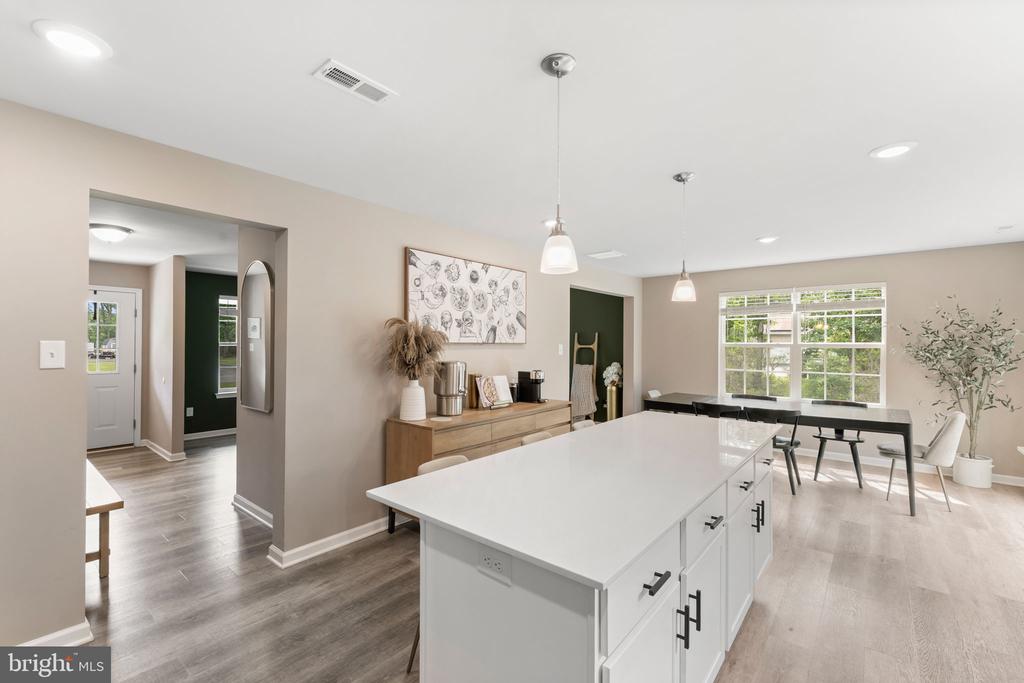 8 WHITETAIL DRIVE